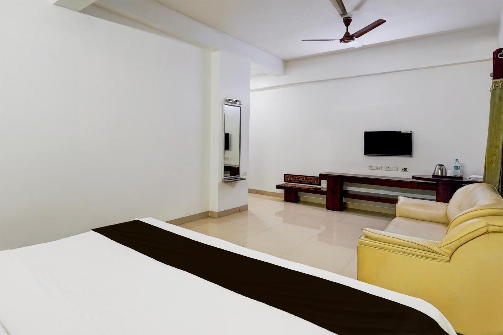 Super Townhouse Medavakkam Near Jayachandran Hotel Chennai